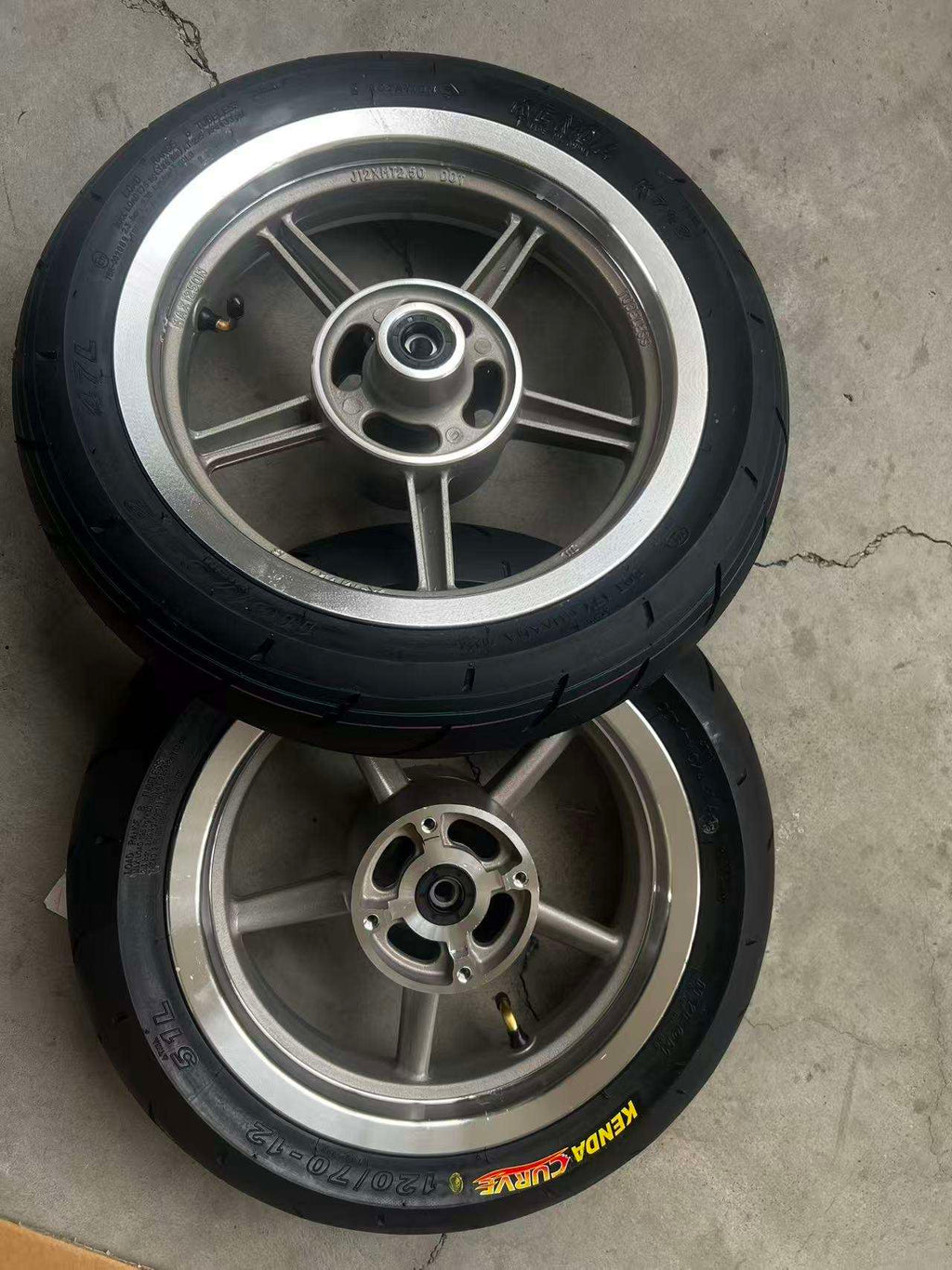 Tuttio/Razor Silver Supermoto wheels